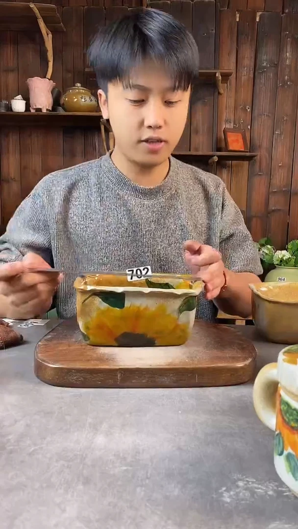 碗702，手工手绘，超出陶瓷