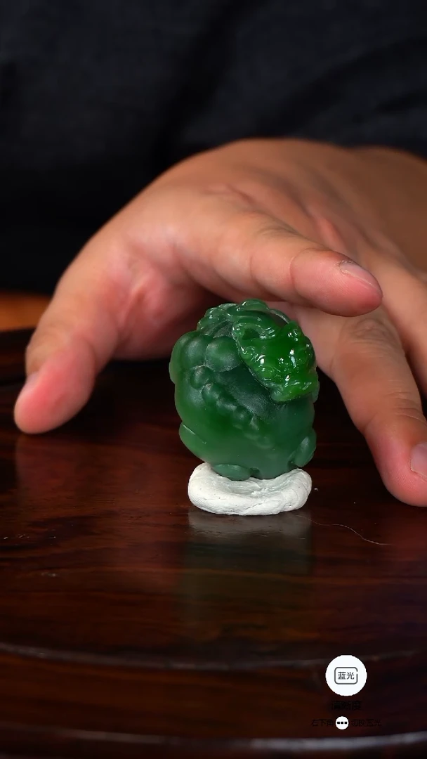 未镶嵌和田玉挂件茂****场碧玉双色貔貅