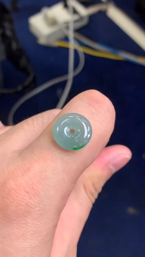 定制翡翠未镶嵌和***君翡翠