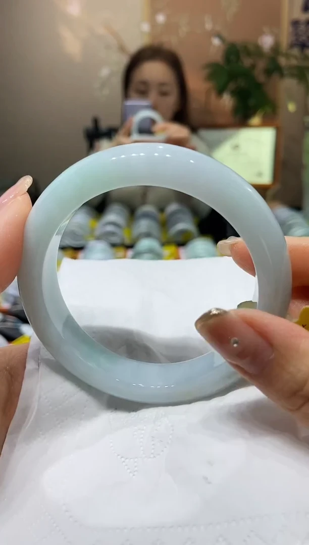 【闪购商品】翡翠手镯未镶嵌60圈口