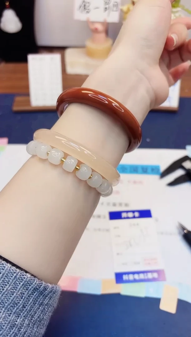 【闪购商品】石英质玉手镯未镶嵌44-玛瑙-圈口58