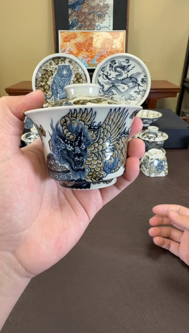 二号釉貔貅纹马蹄盖碗