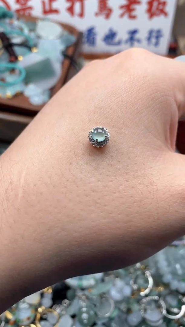 【闪购商品】翡翠颈饰未镶嵌哥哥