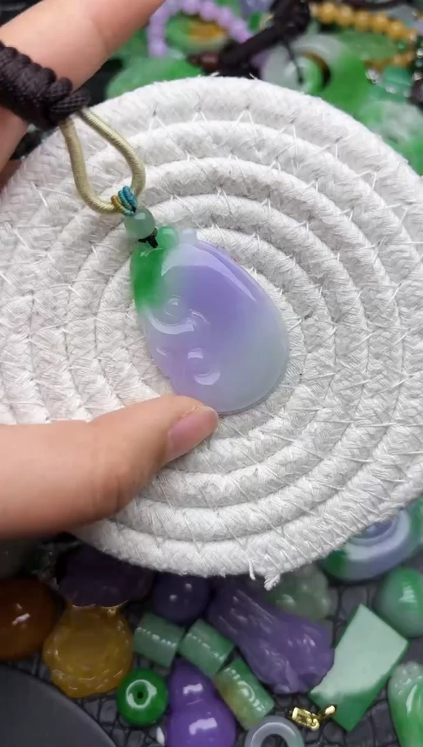 颈饰未镶嵌翡翠缅甸翡翠吊坠