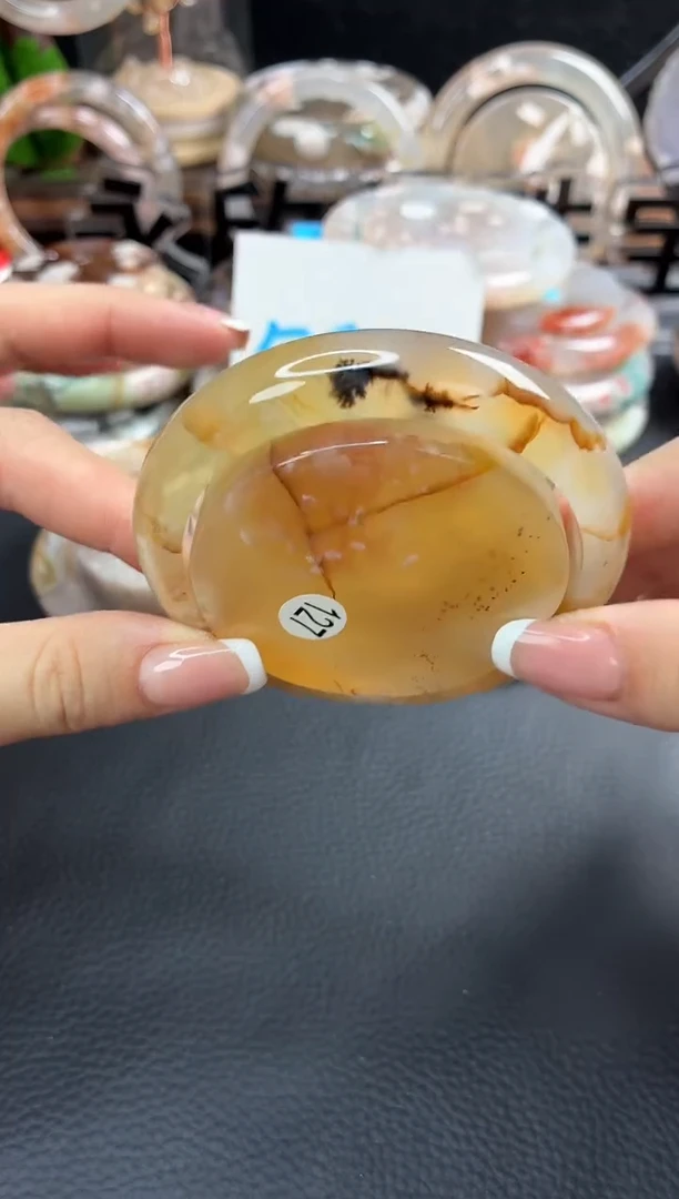 未镶嵌手镯（圆镯）石英质玉56