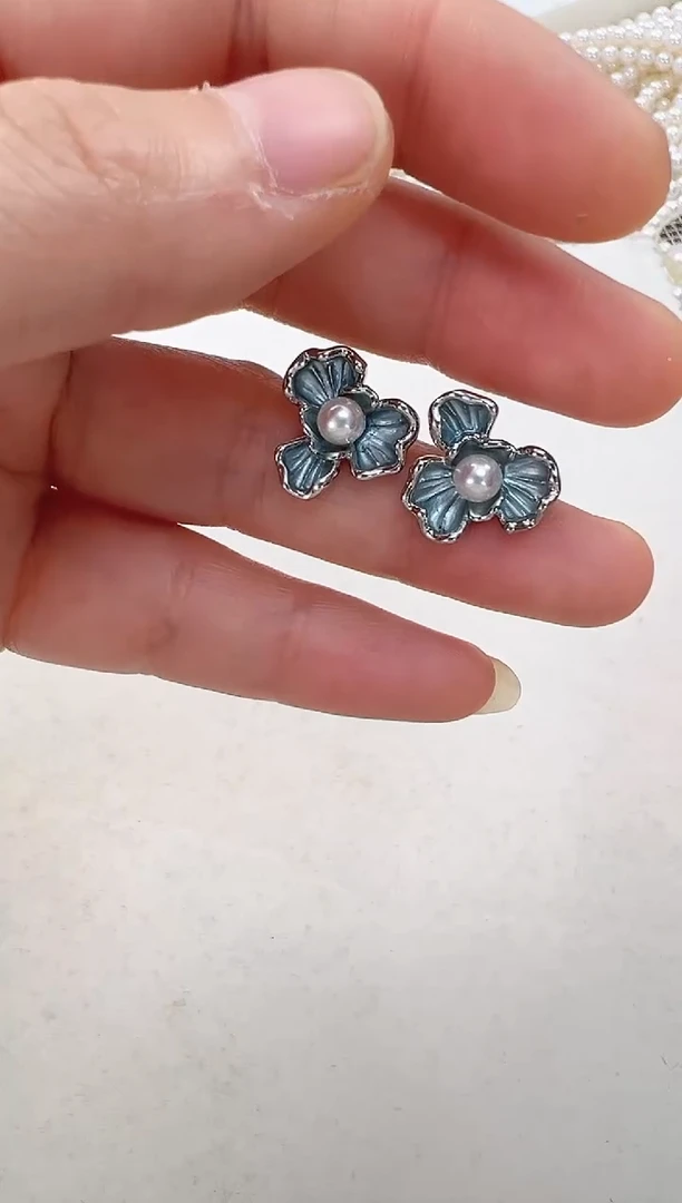 【闪购商品】淡水珍珠耳饰合金银色三叶