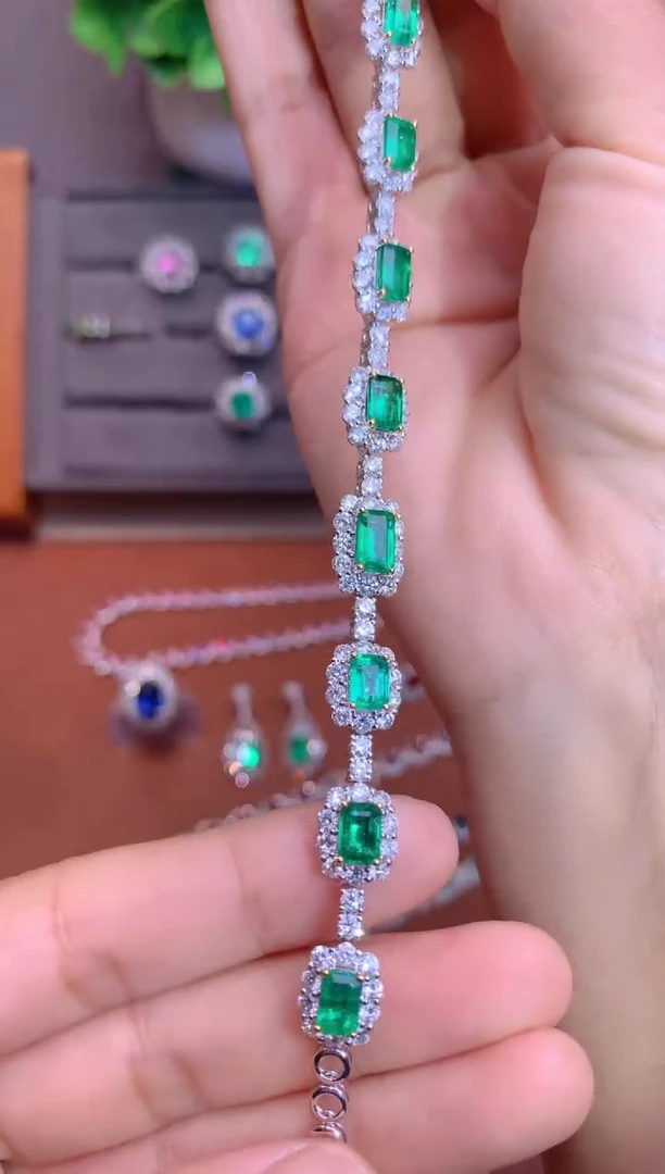 【闪购商品】祖母绿手链18K金镶嵌4.87CT