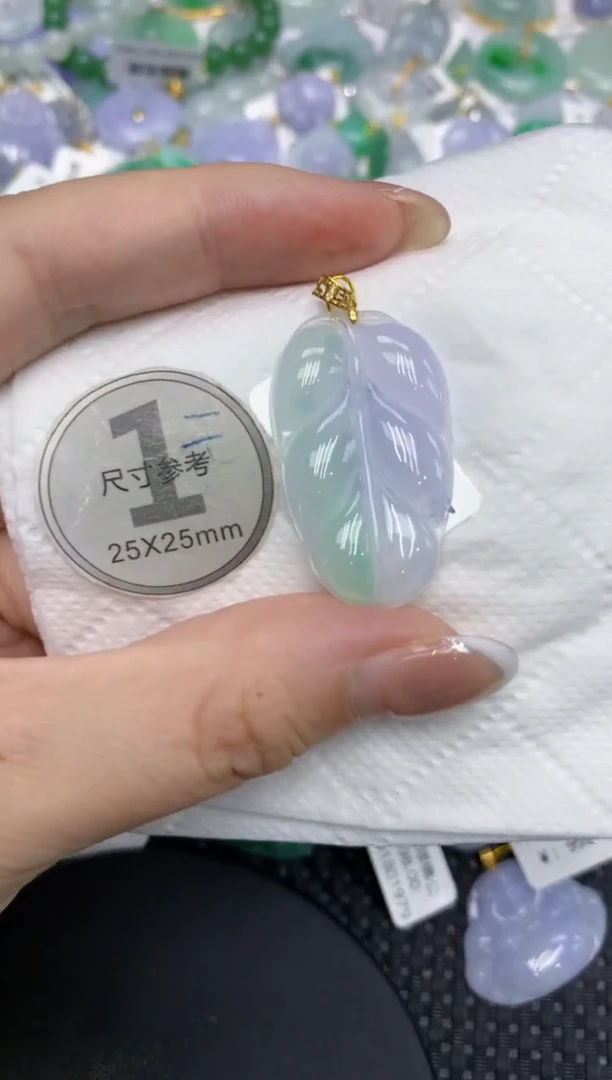 颈饰18K金镶嵌翡翠1111111
