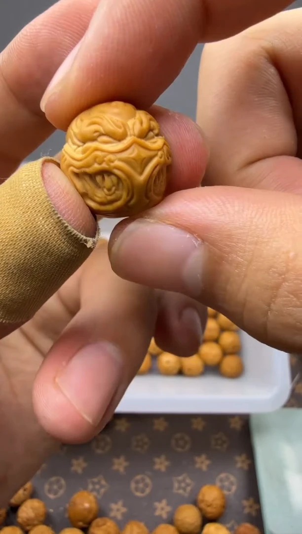 吊坠猴头核桃口罩 恶僧