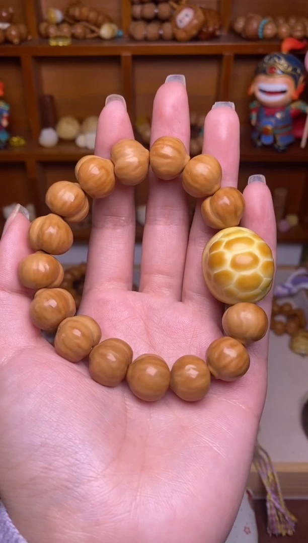 把件猴头核桃全品无暇屁桃＋大富甲手串