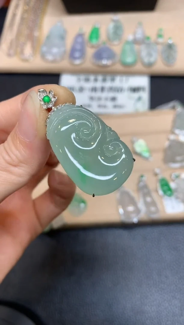 【闪购商品】翡翠颈饰18K金镶嵌如意【无服务费