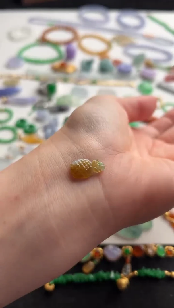 定制翡翠未镶嵌菠萝980