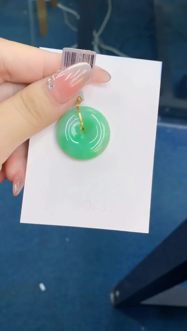 翡翠未镶嵌颈饰1