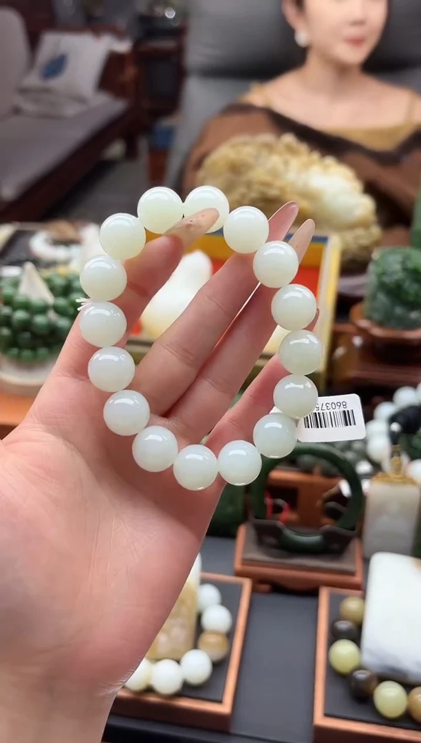 未镶嵌手串和田玉董小姐推荐 多样性发货 拍一发一hs14