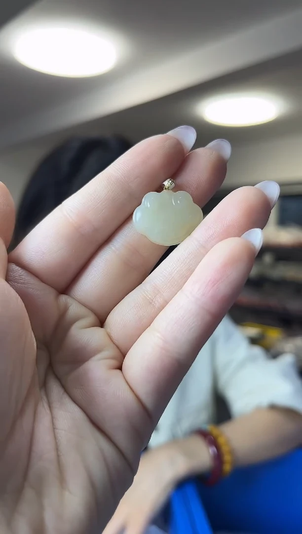 颈饰18K金镶嵌和田玉（多样性发一件）