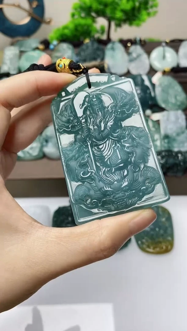 翡翠未镶嵌颈饰