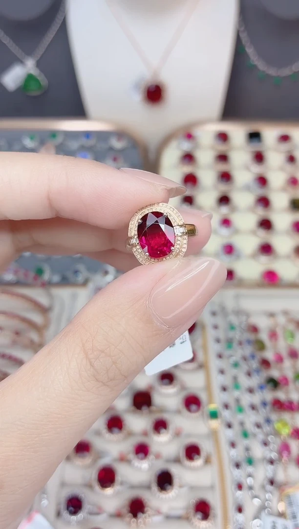 18K金镶嵌碧玺戒指碧玺3.55CT