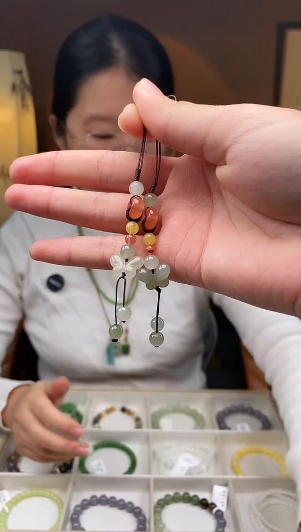 吊坠(不含链)未镶嵌和田玉小蝴蝶吊坠手机挂多样性发一无证书