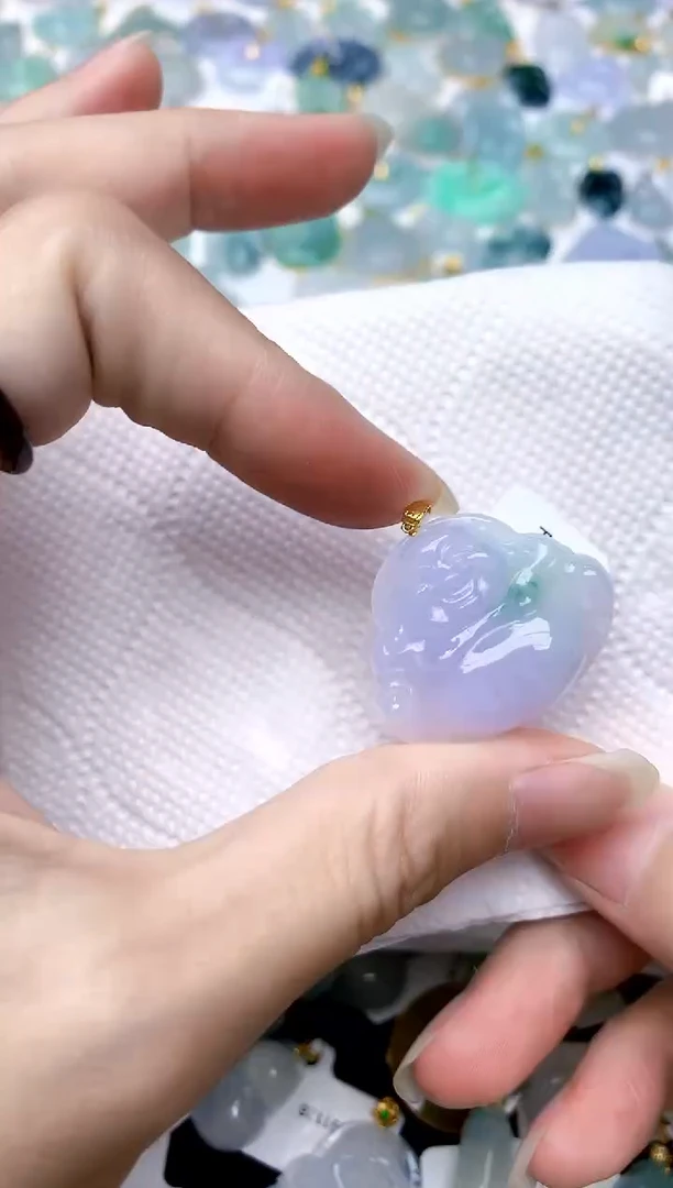 颈饰18K金镶嵌翡翠天然A货翡翠