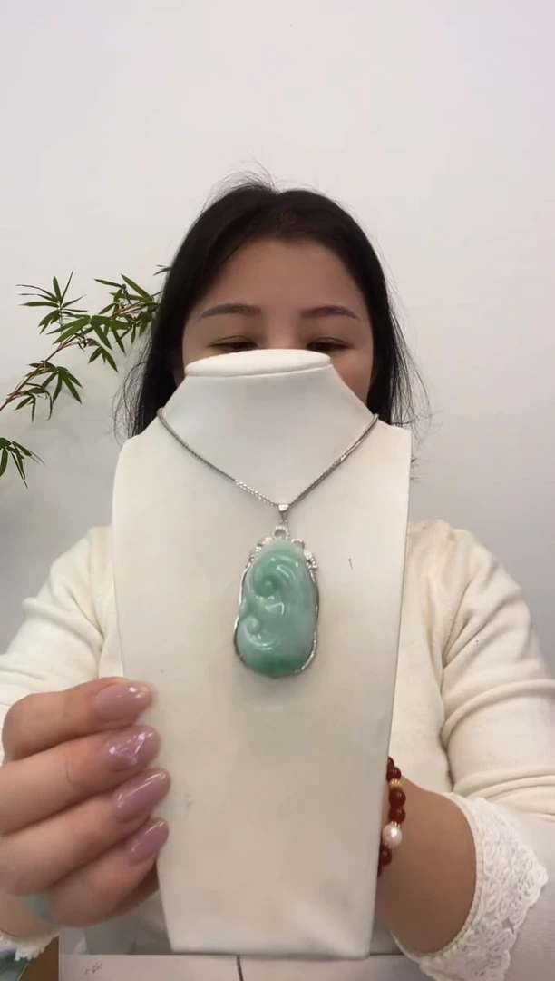 【闪购商品】翡翠吊坠(赠链)银S925镶嵌如意