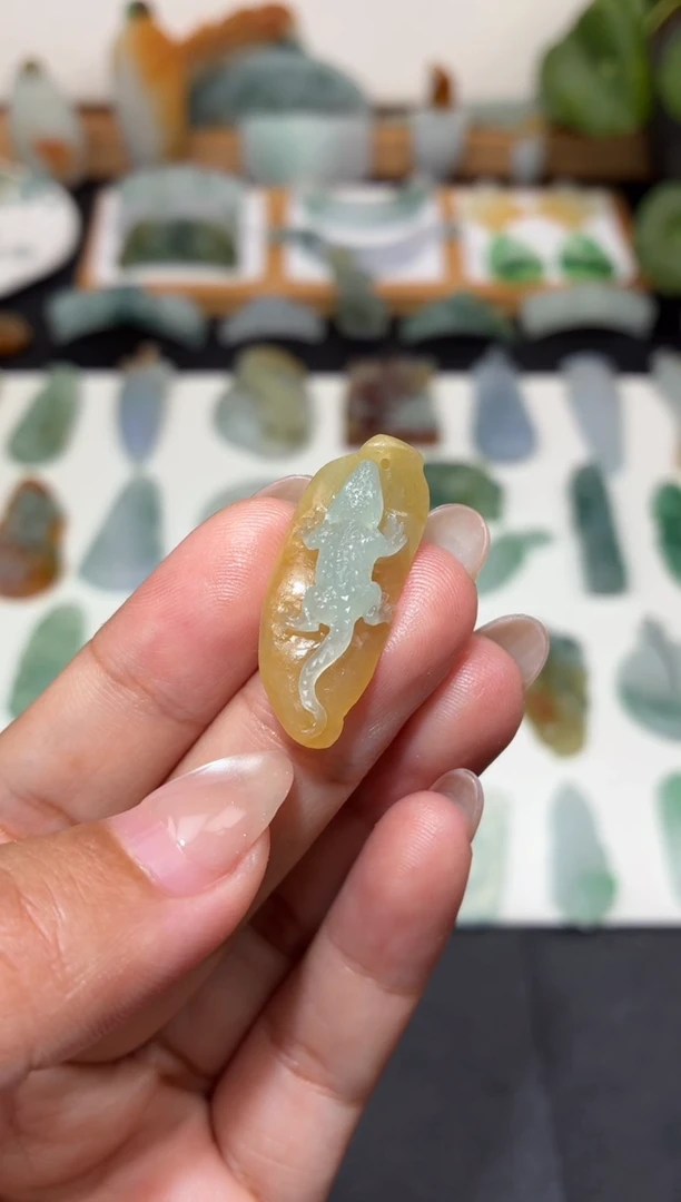 未镶嵌定制翡翠蜥蜴