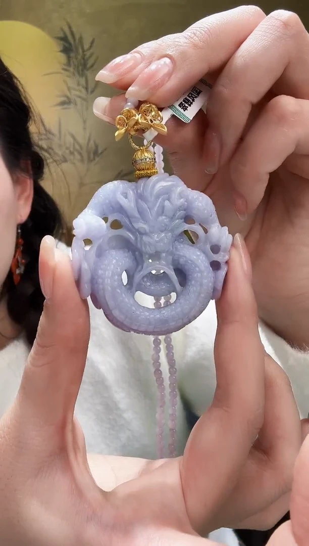 颈饰未镶嵌翡翠吊坠