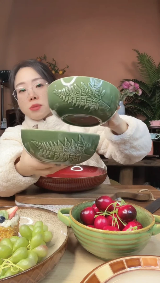 陶瓷6.3英寸浮雕绿色面碗 2件 微瑕疵