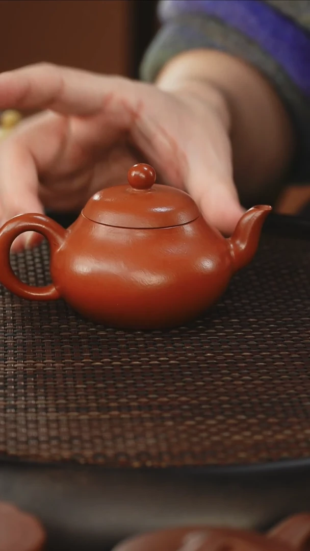 茶壶紫砂梨形 朱泥