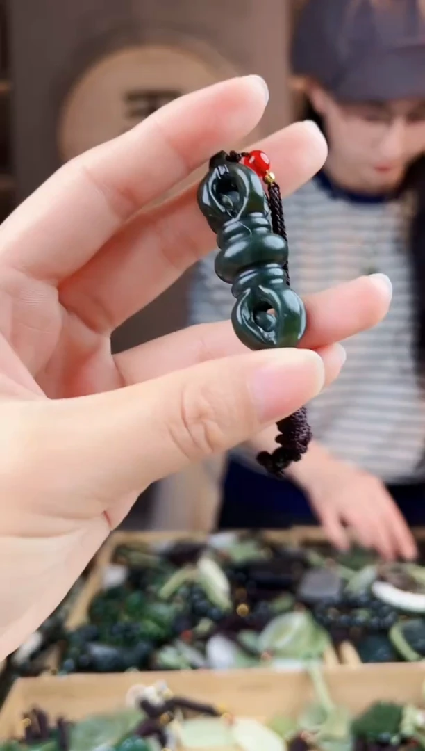 颈饰未镶嵌和田玉拍一发一，多样性发货