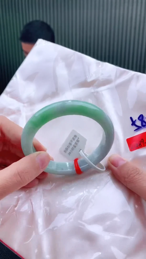 未镶嵌手镯翡翠58+