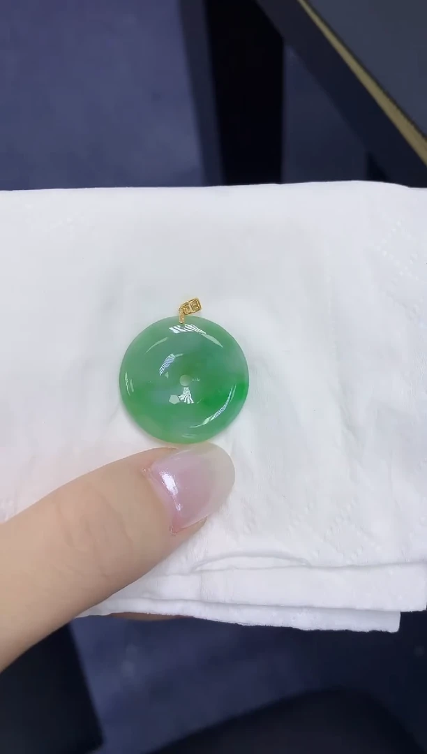 翡翠18K金镶嵌颈饰天然缅甸翡翠A货
