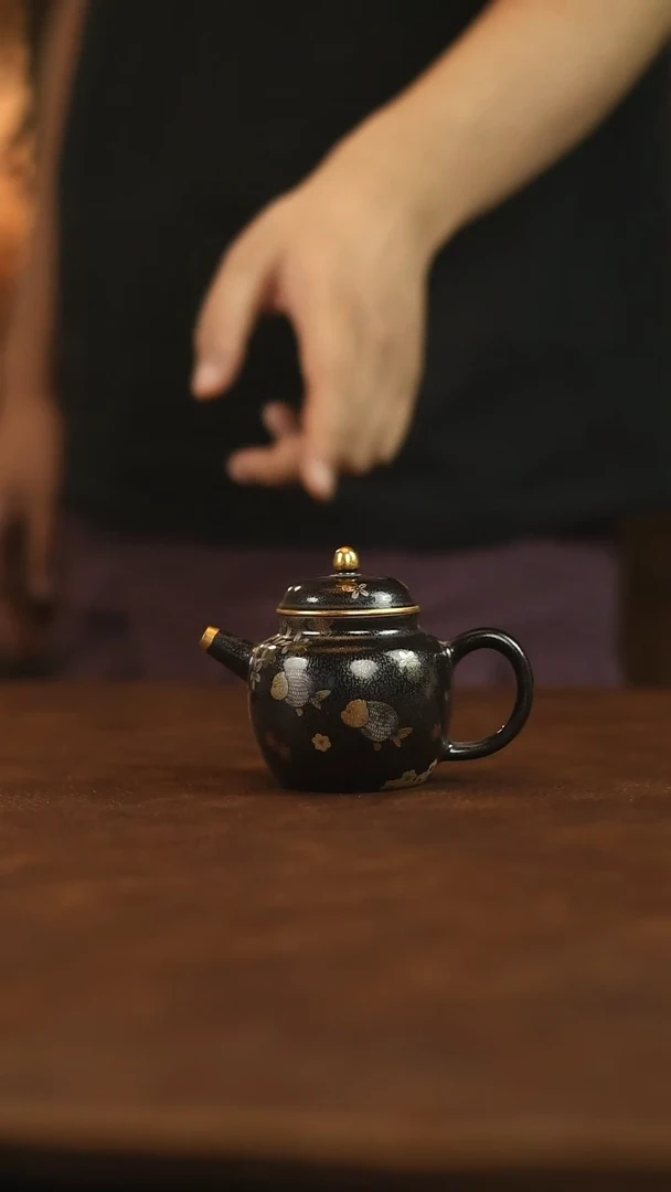 鱼德钟壶鱼德钟壶