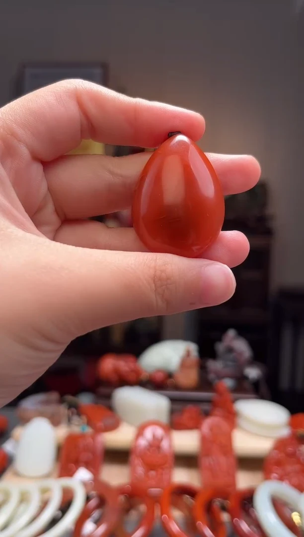 颈饰未镶嵌南红玛瑙吊坠