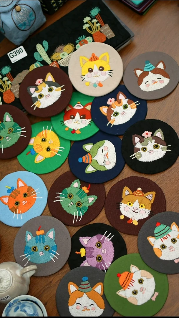 猫咪小杯垫一个