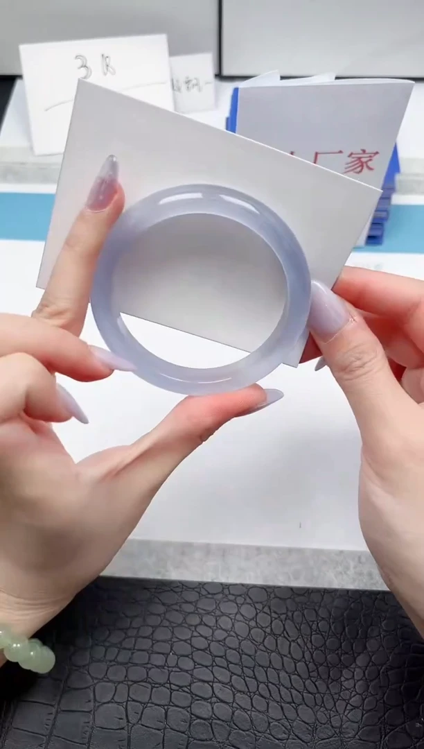 【闪购商品】石英质玉手镯未镶嵌A47-54.4