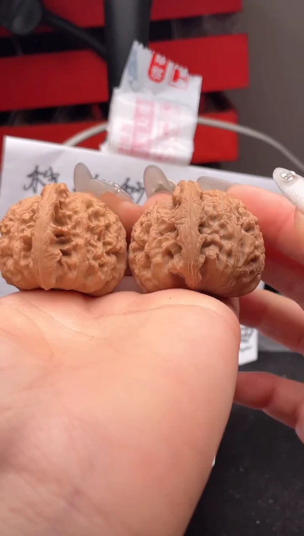 【闪购商品】文玩核桃吊坠168 白狮子 42