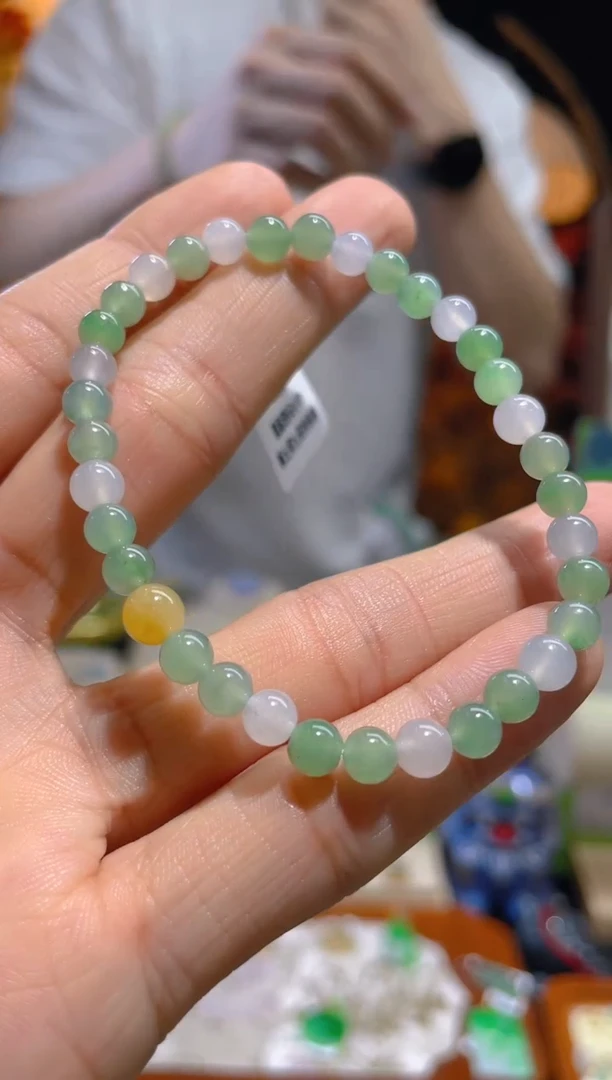 翡翠未镶嵌颈饰假一赔三