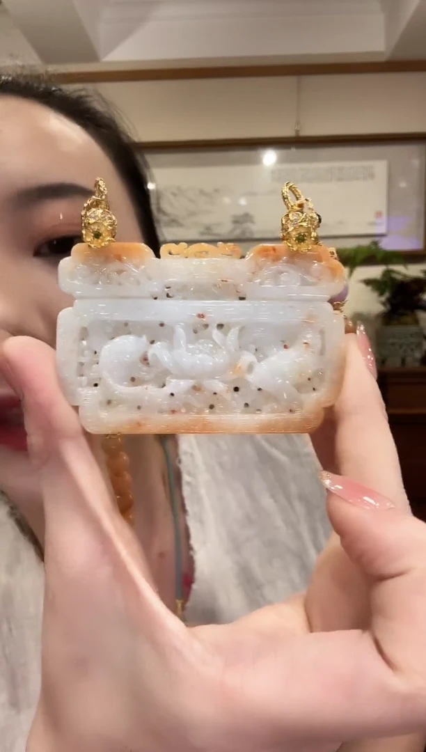 翡翠未镶嵌颈饰国风