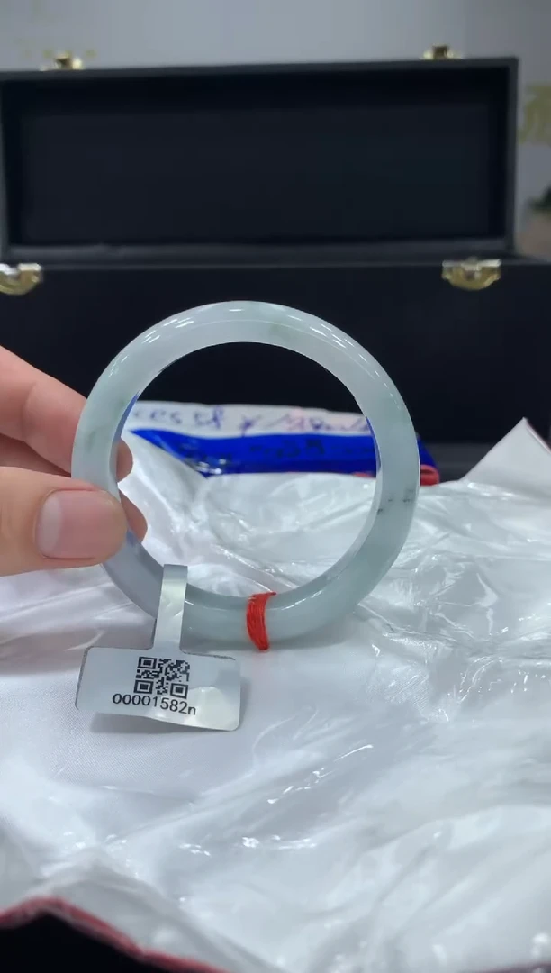 未镶嵌手镯翡翠翡翠手镯