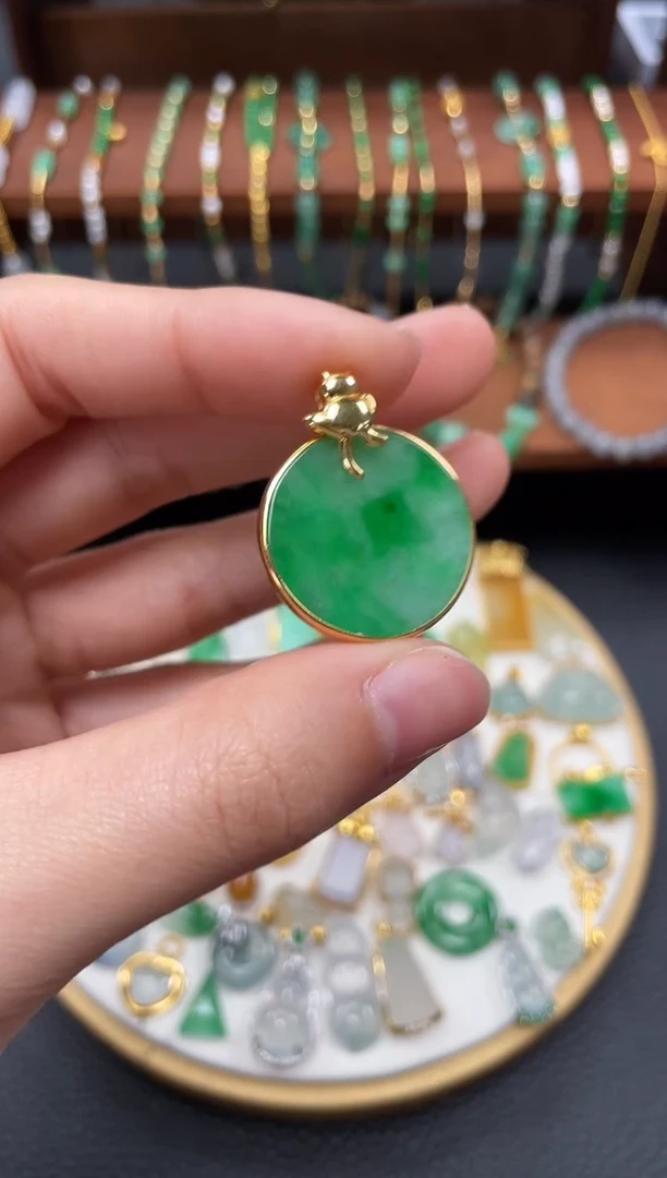 【闪购商品】翡翠吊坠(不含链)18K金镶嵌一个   JK625
