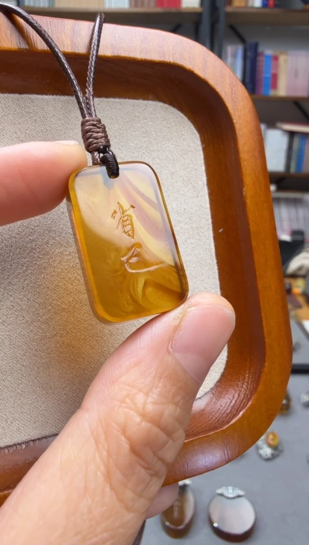 【闪购商品】未镶嵌琥珀颈饰省己吊坠