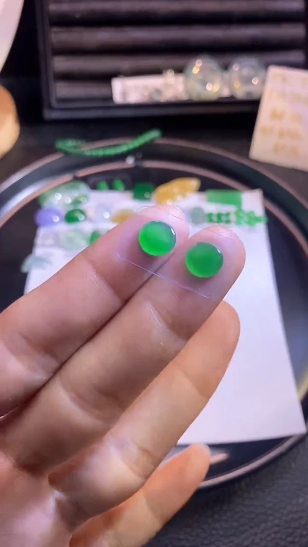 翡翠挂件未镶嵌牌