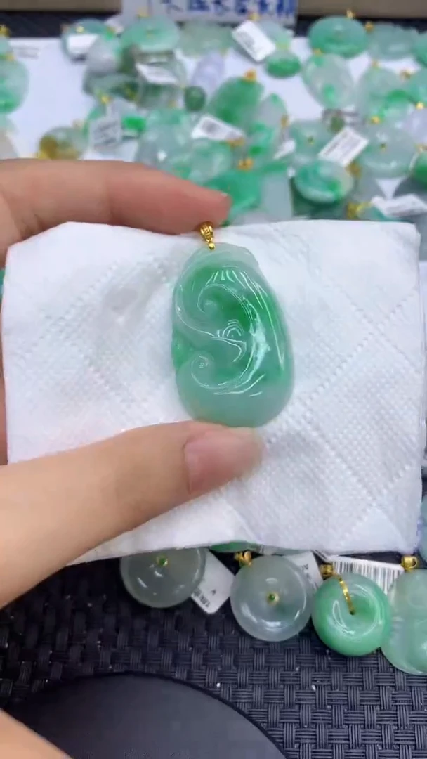 颈饰18K金镶嵌翡翠11111111