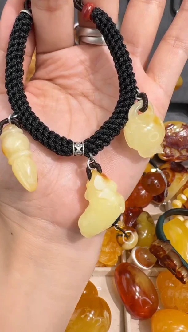 裸石琥珀未镶嵌左***】琥珀