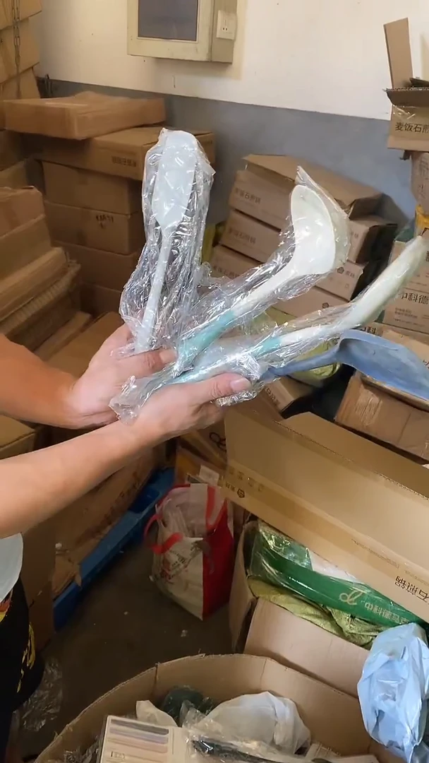 食品级塑料1硅胶四个 颜色随机
