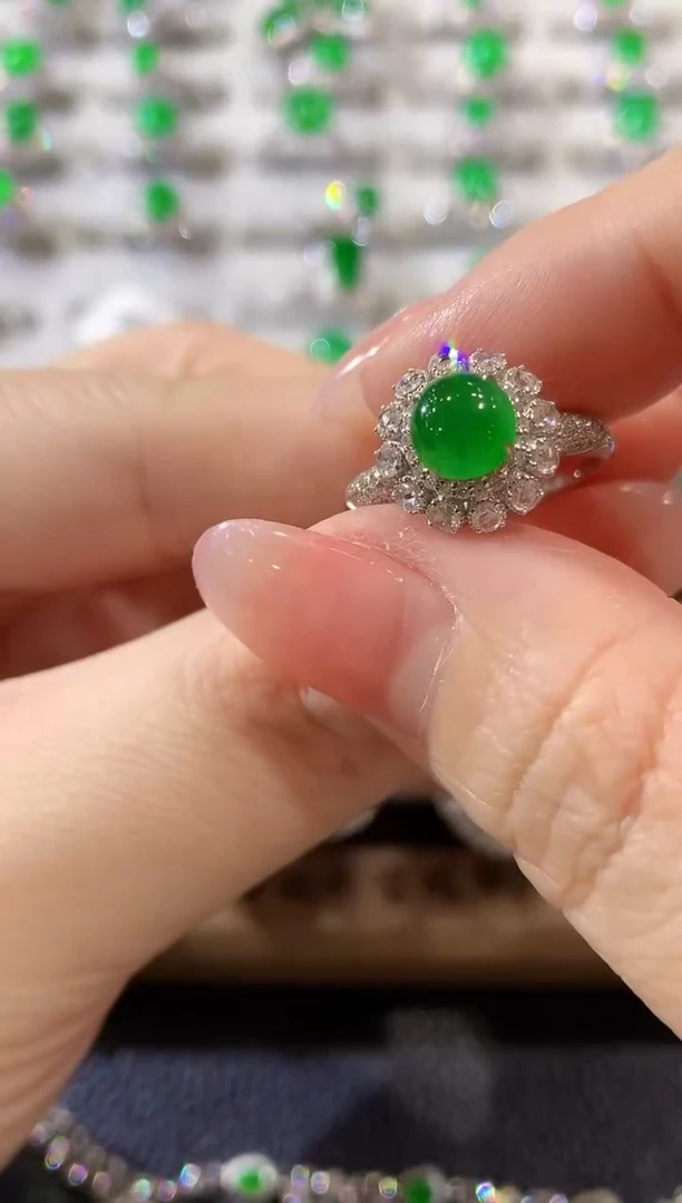 18K金镶嵌戒指翡翠A175