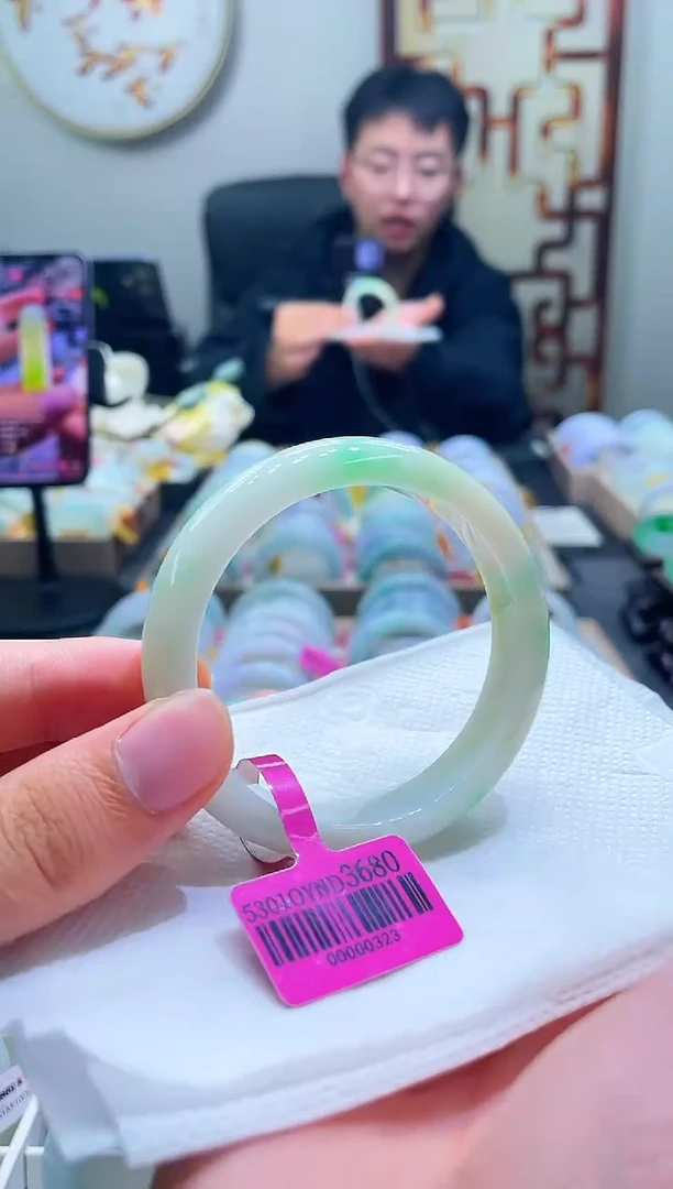 未镶嵌手镯翡翠137-53