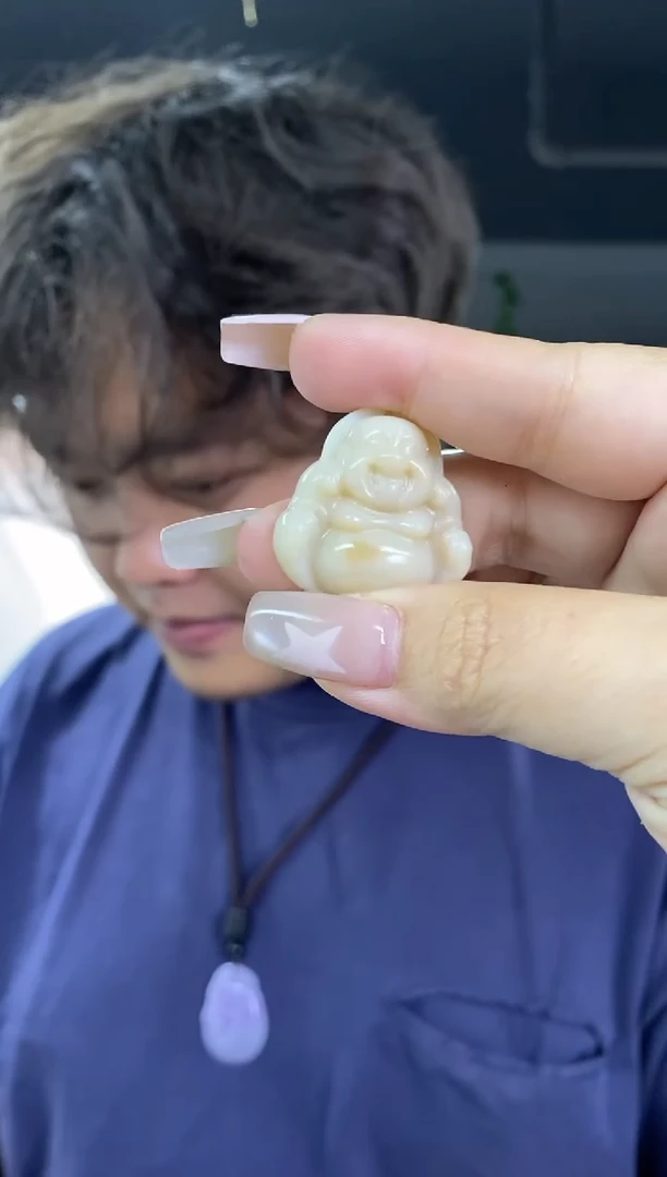 和田玉（糖玉）未镶嵌颈饰多样性发其一颜色微差