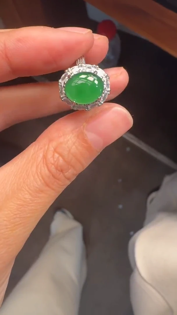 未镶嵌定制翡翠翡翠A货有轻微色差属于正常现象，戒指多样性发货1
