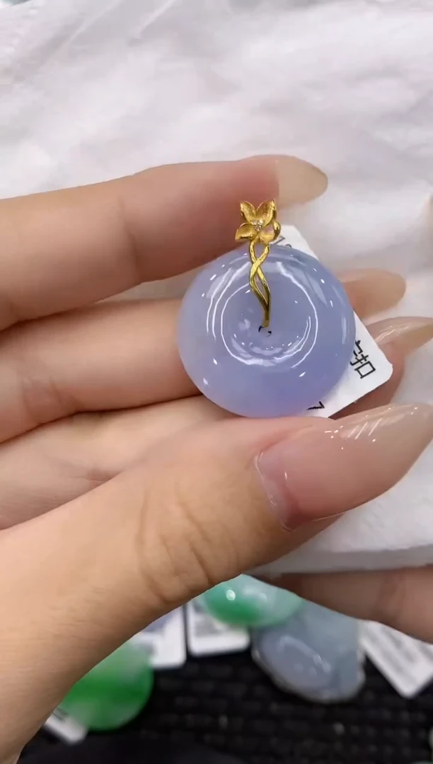 颈饰18K金镶嵌翡翠111111111111